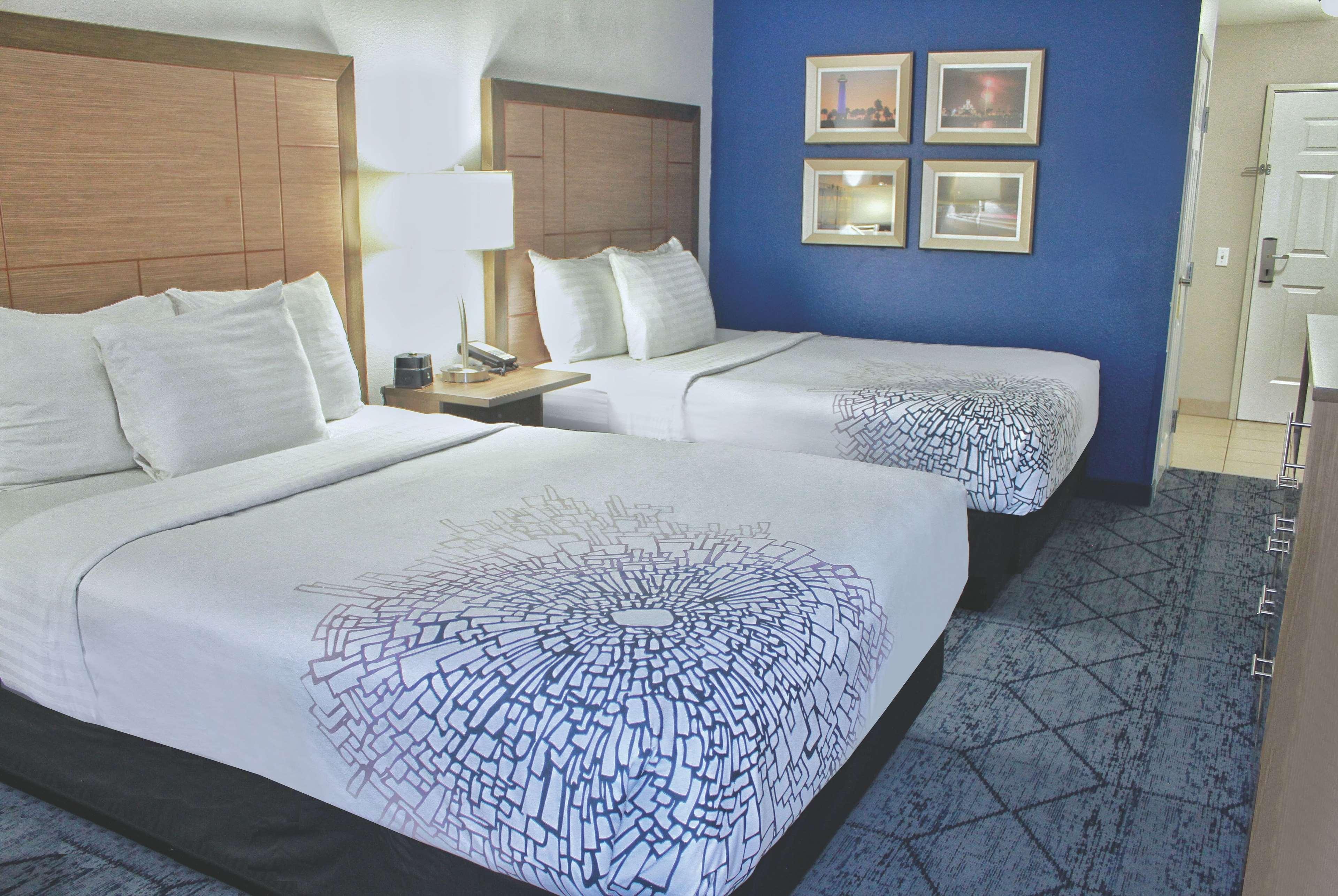 La Quinta By Wyndham Ne Long Beach/Cypress Hawaiian Gardens Exterior foto