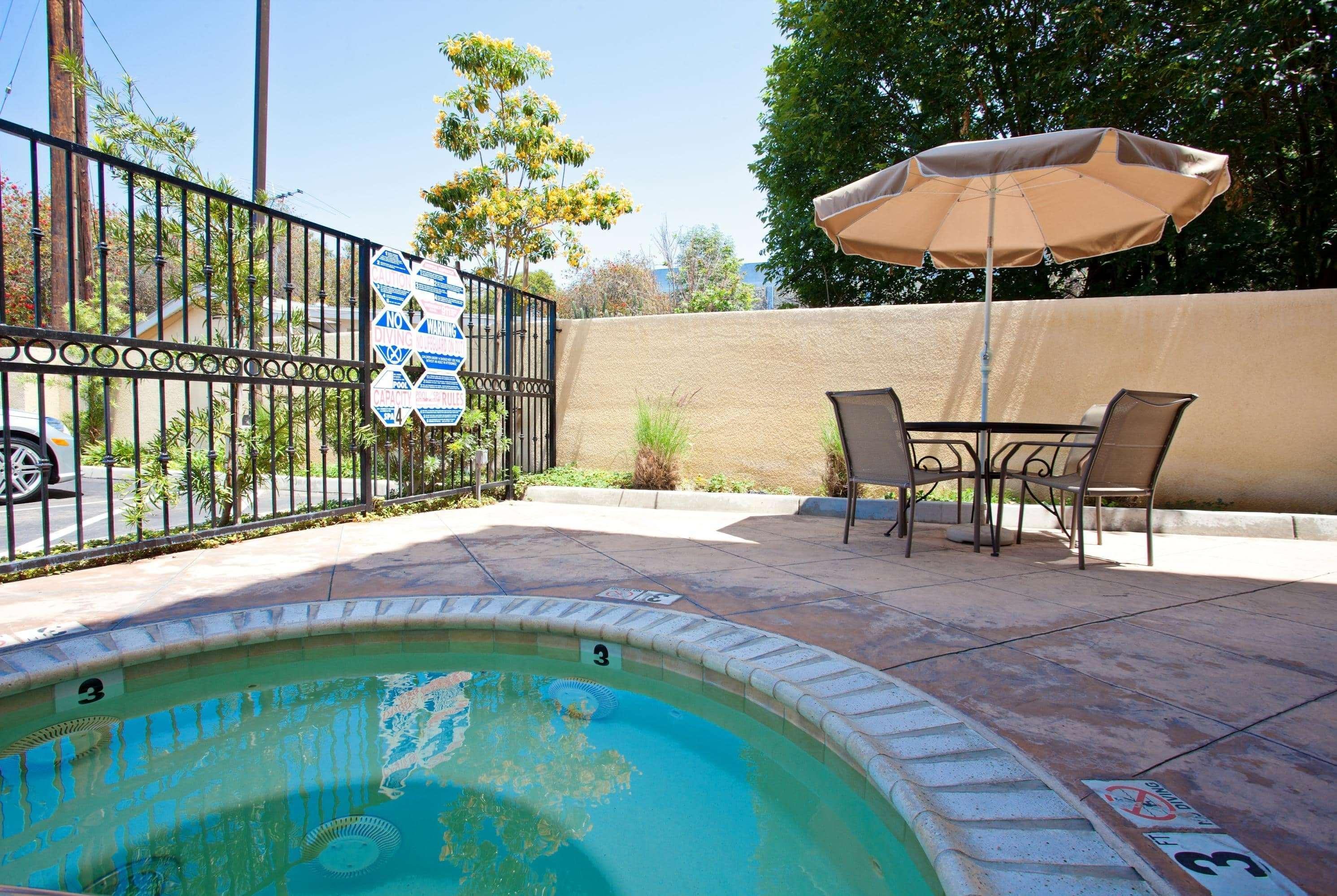 La Quinta By Wyndham Ne Long Beach/Cypress Hawaiian Gardens Exterior foto